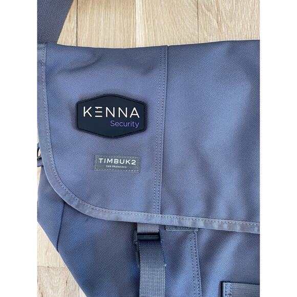 Timbuk2 Classic Messenger Bag Black Waterproof Liner Size Gray Large EUC - Picture 2 of 8